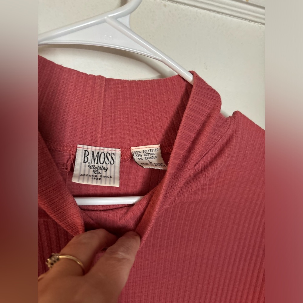 Vintage Barbara Moss short sleeve shirt in salmon ribbed and excellent condition